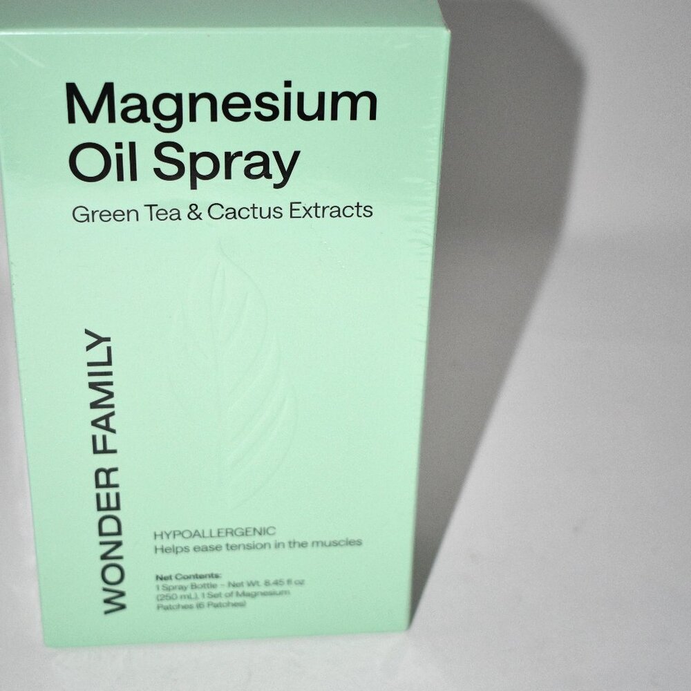 WONDER FAMILY Magnesium Oil Spray for Feet & Body, 8.45oz with 6 Magnesium Patch